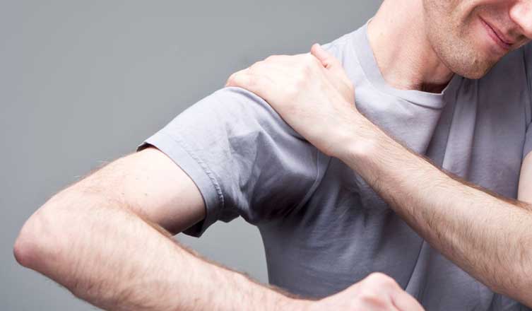 stiprus skausmas peties sąnario kairės rankos raumenų ligos peties sąnario