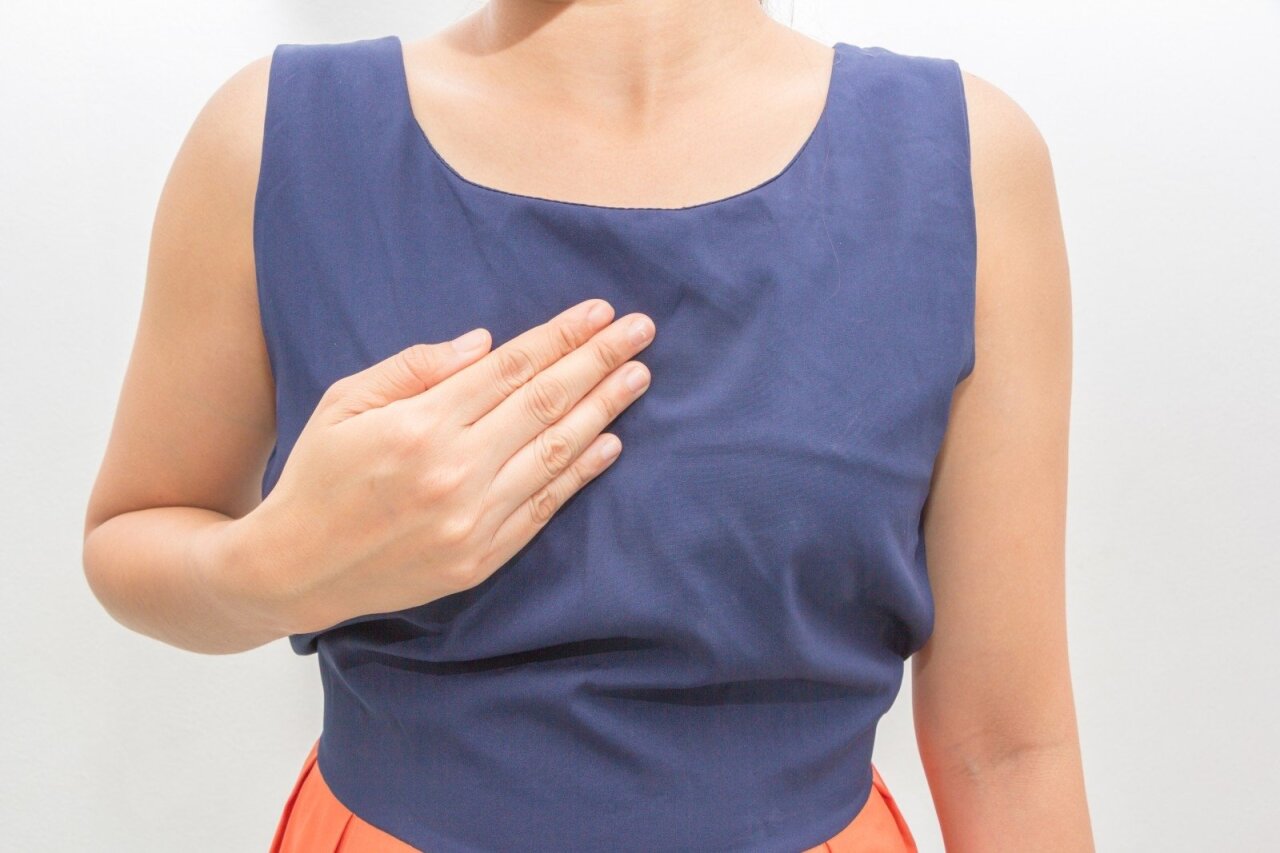 deginantis skausmas krūtinėje ką daryti su pirštų pirštų skausmai