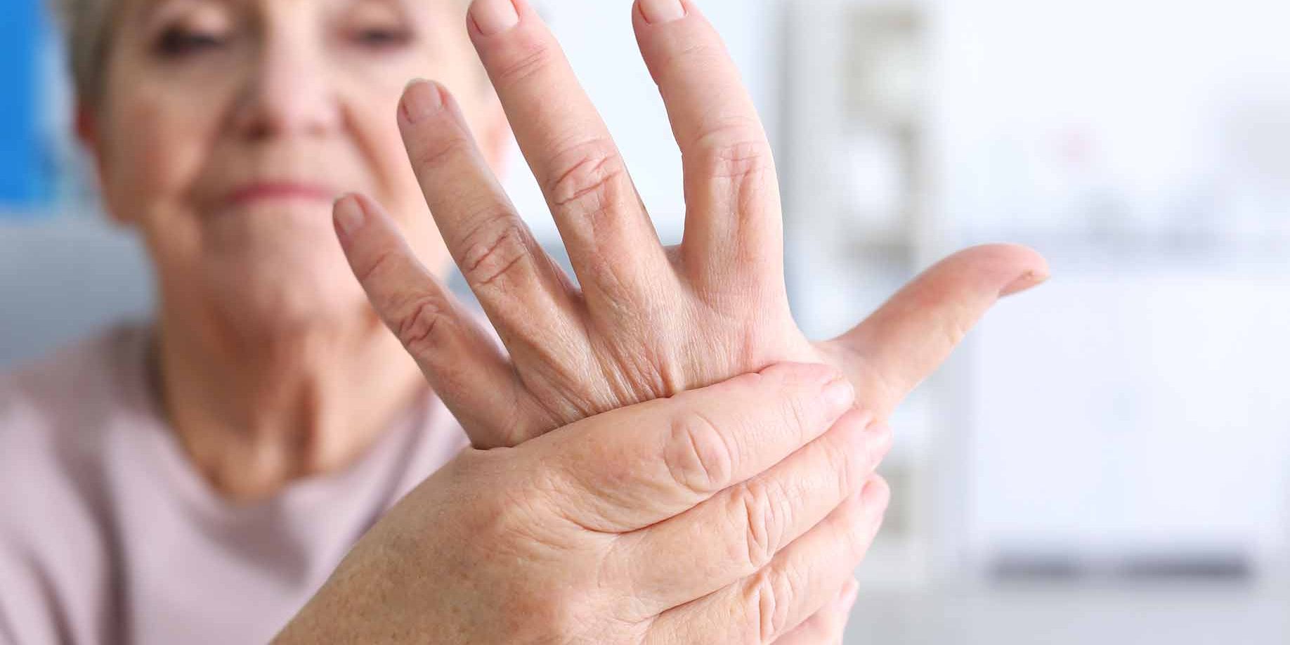 dtz ir sąnarių skausmas artritas piršto rankas iš gurchenko