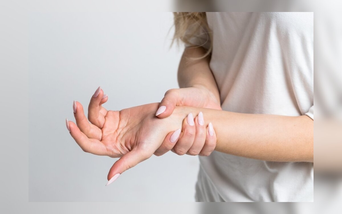 artritas ir tirpimą kairės rankos rankos sužeistas alkūnės sąnarių