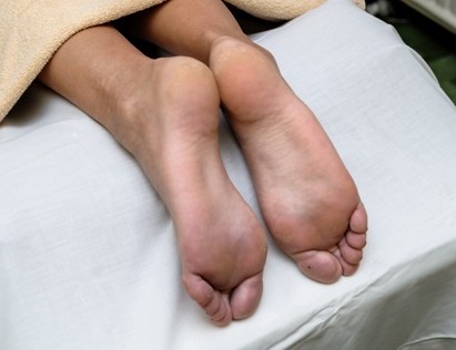 pėdų nykščio skausmas su paslėpti artritas v sustava