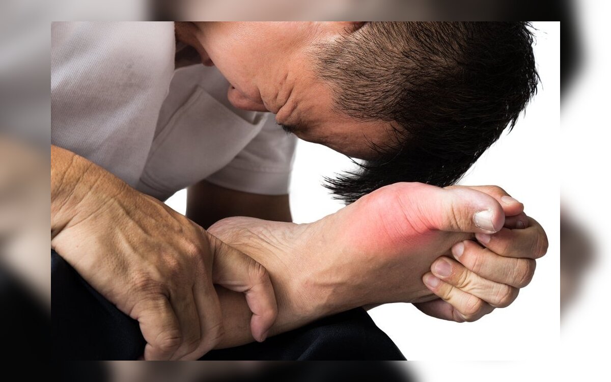artritas ant dešinės rankos šepečiu gydymas sąnarių skausmą