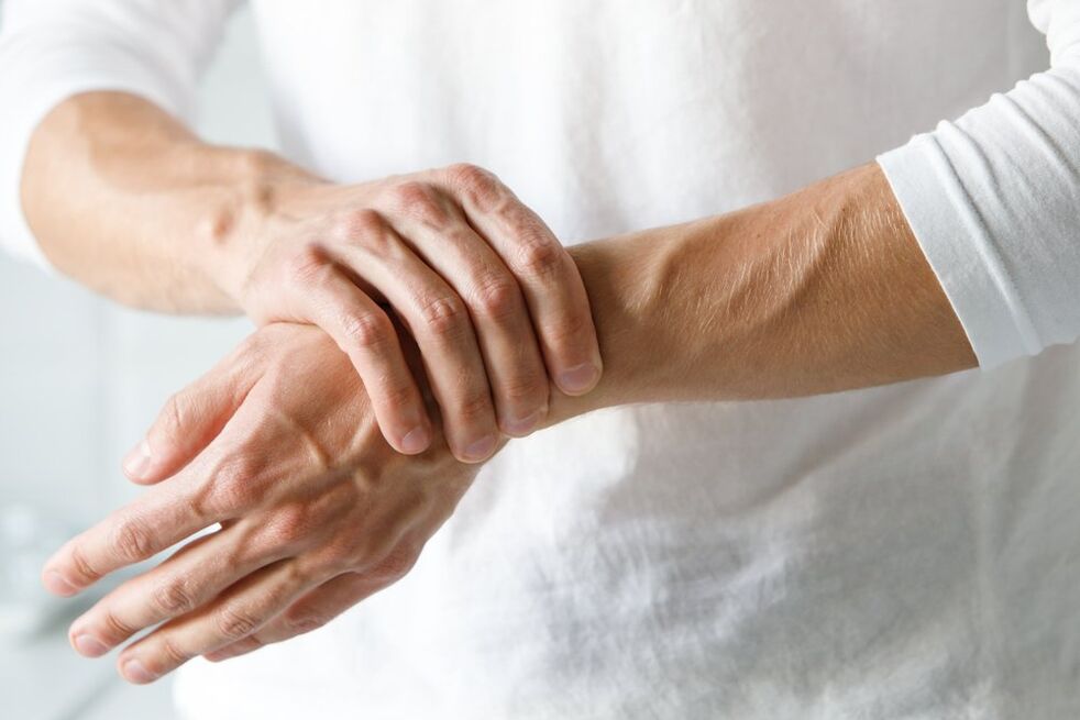 liaudies gynimo patinimas rankas sąnarių gydymas skausmo dekoracijos senyviems pacientams